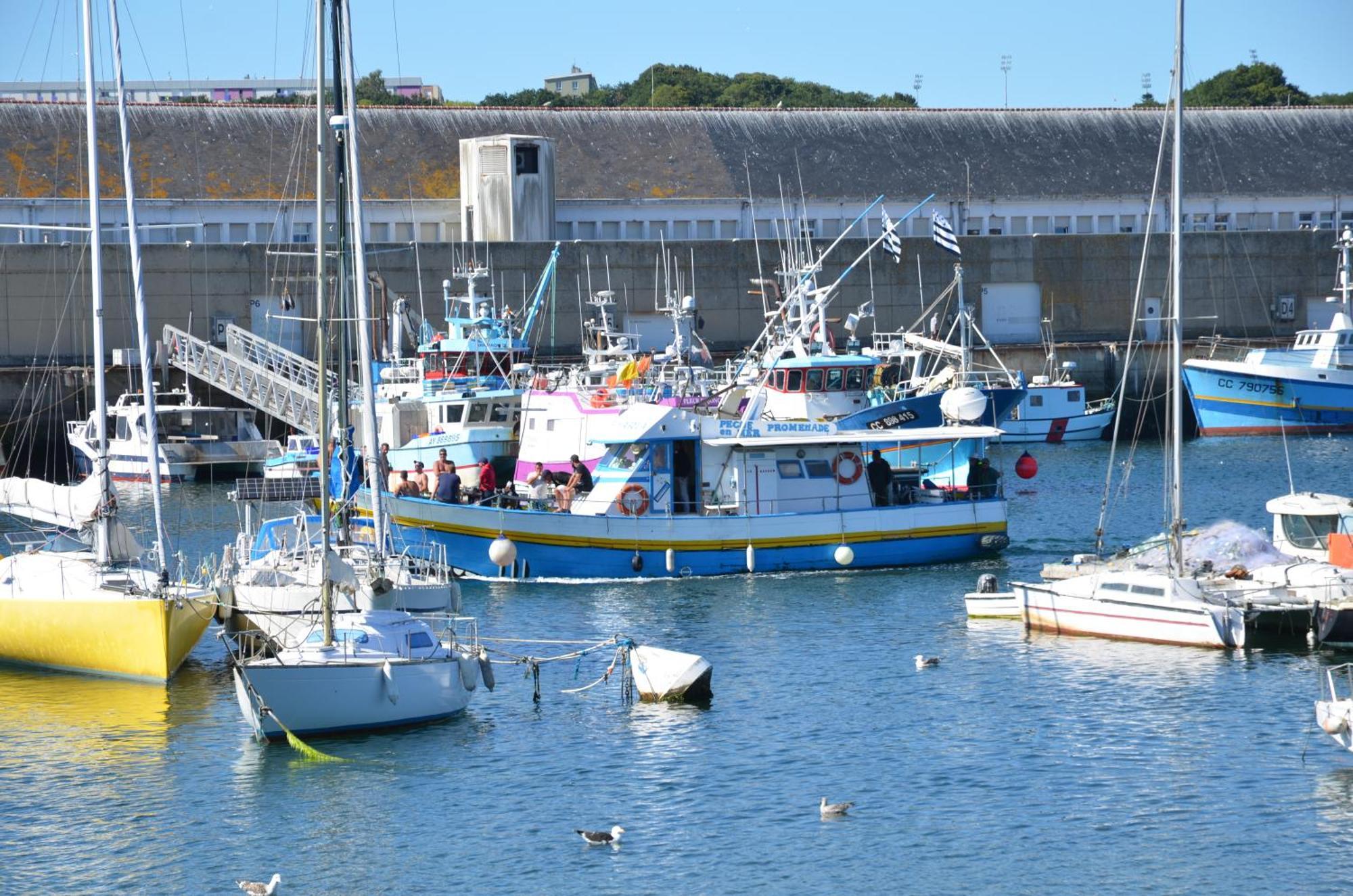 Votre Vue, La Mer, Les Bateaux !!! Wir Sprechen Flieben Deutsch, Touristentipps, We Speak English Конкарно Екстериор снимка